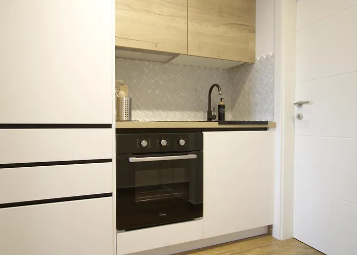 Olive & Sea - Modern Near * קאלי