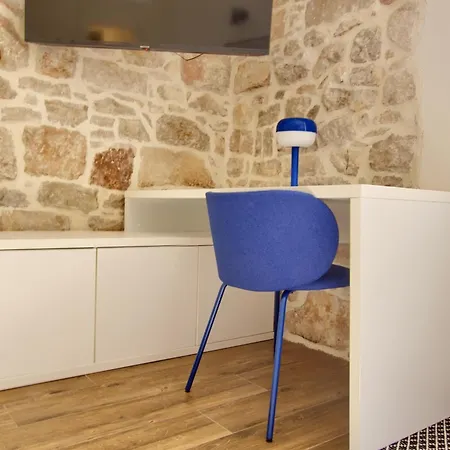 Olive & Sea - Modern Near