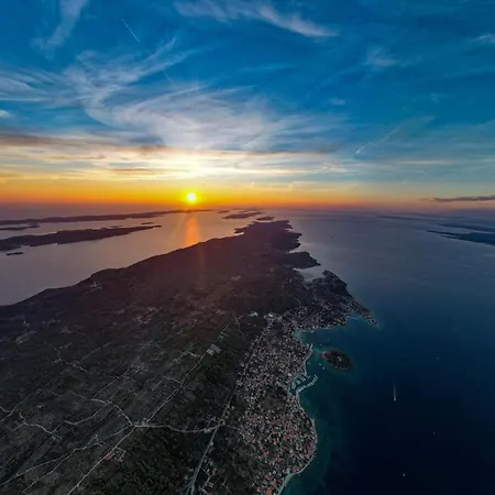 Olive & Sea - Modern Near *