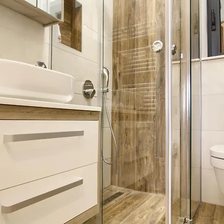 Olive & Sea - Modern Near *