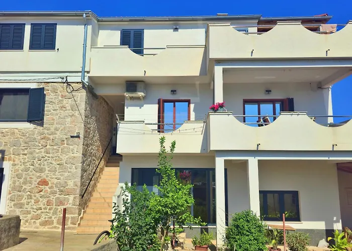 Olive & Sea - Modern Near Kali