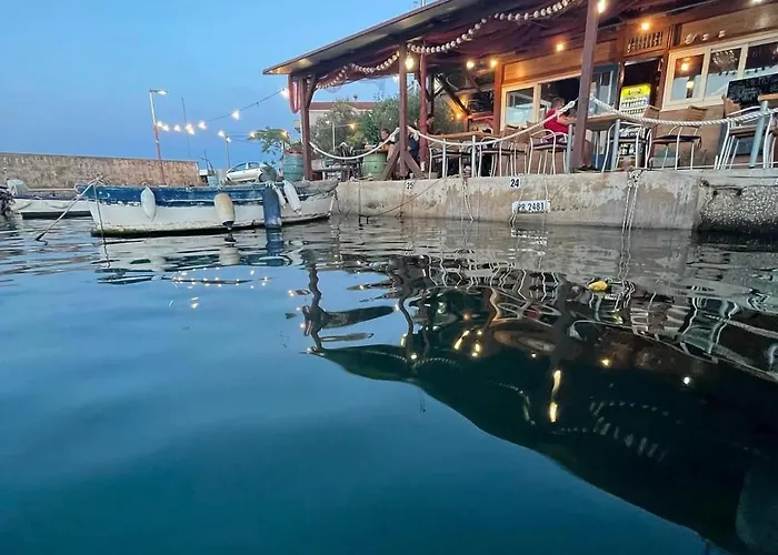 Olive & Sea - Modern Near